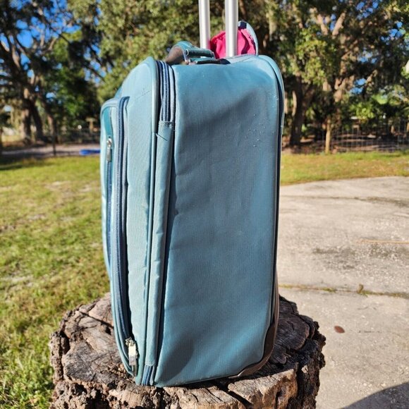 Tumi Vista Super Light Upright Carry On 20" Rolling Suitcase Teal Two Wheeled - Picture 6 of 16